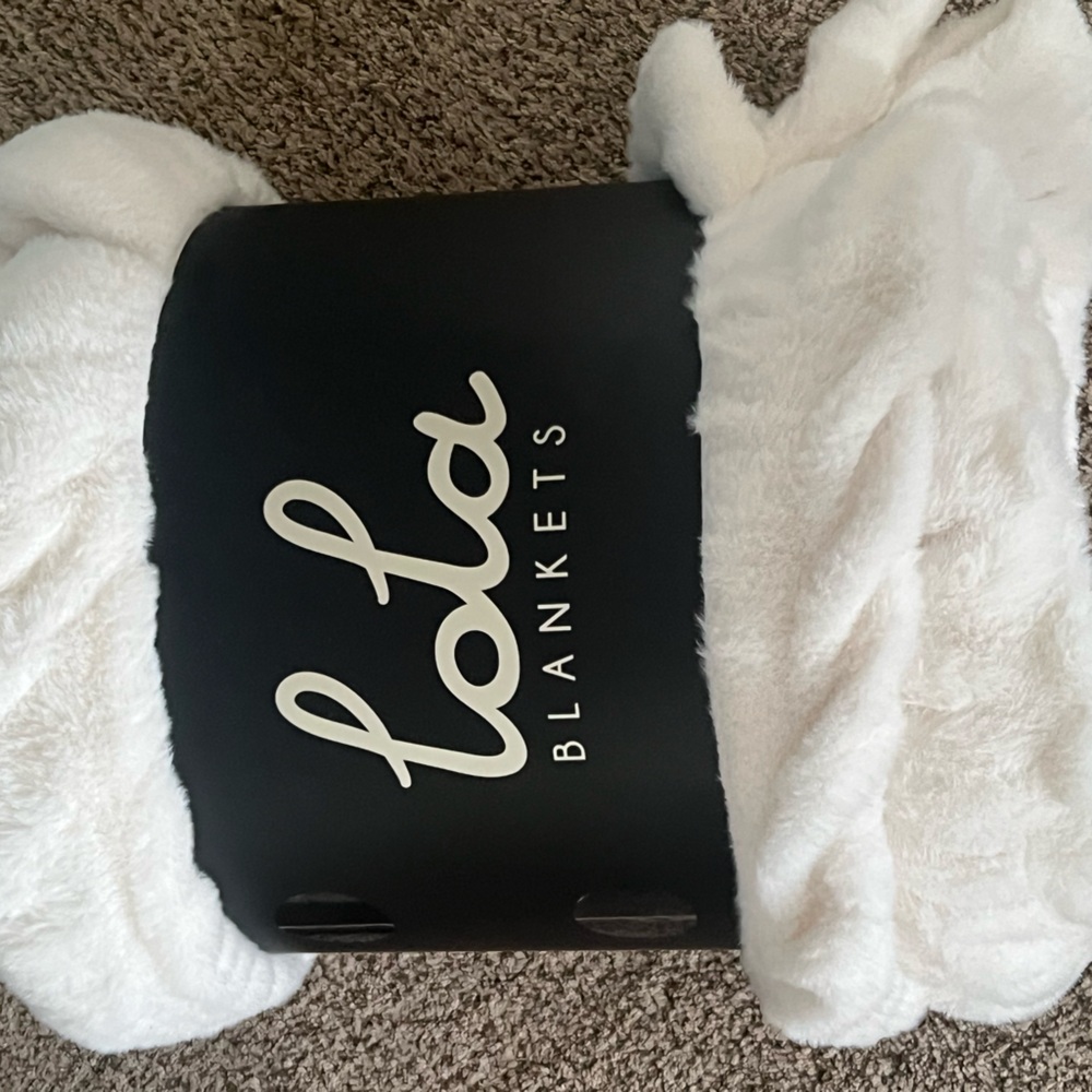 Lola Blanket Creamy Cloud sz Large